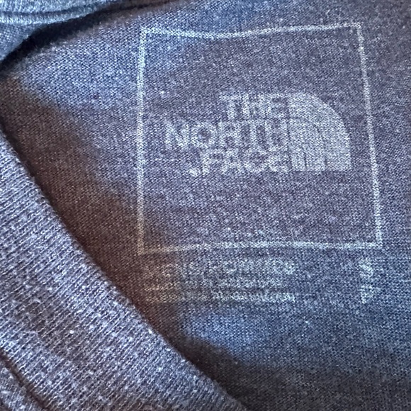 the northface tshirt - Picture 3 of 3